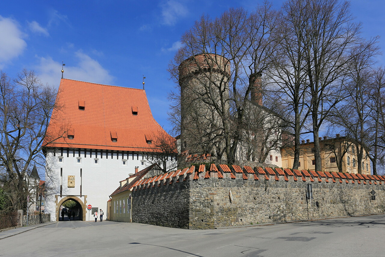Bechyňská Gate and Kotnovská Tower, Tábor